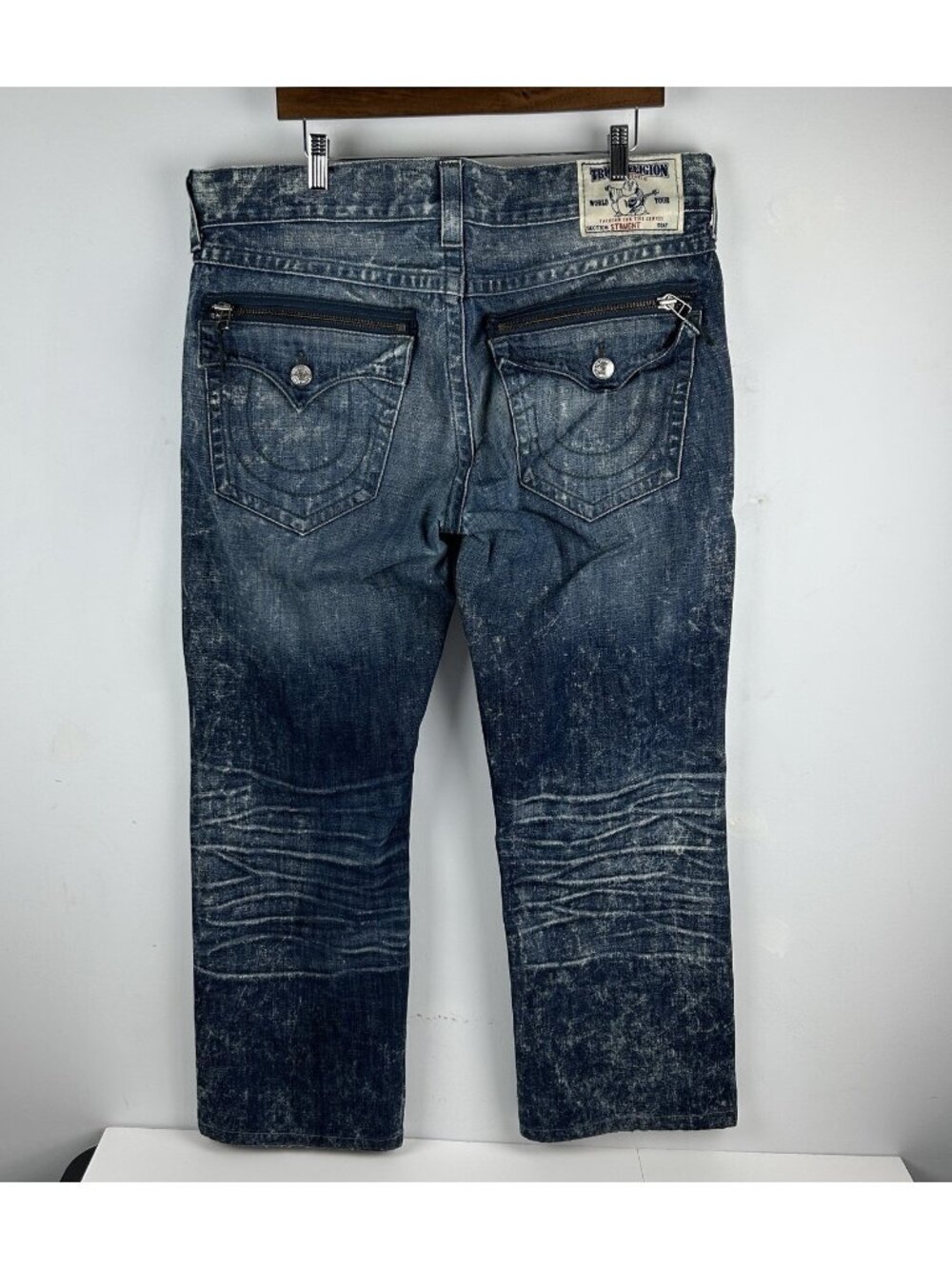True Religion Jeans Mens 38 Straight Leg Denim Flap Zip Pockets Distressed